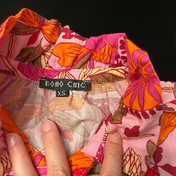 BOHO CHIC Top Short Sleeve with Gold Thread Detail XS - Picture 4 of 7